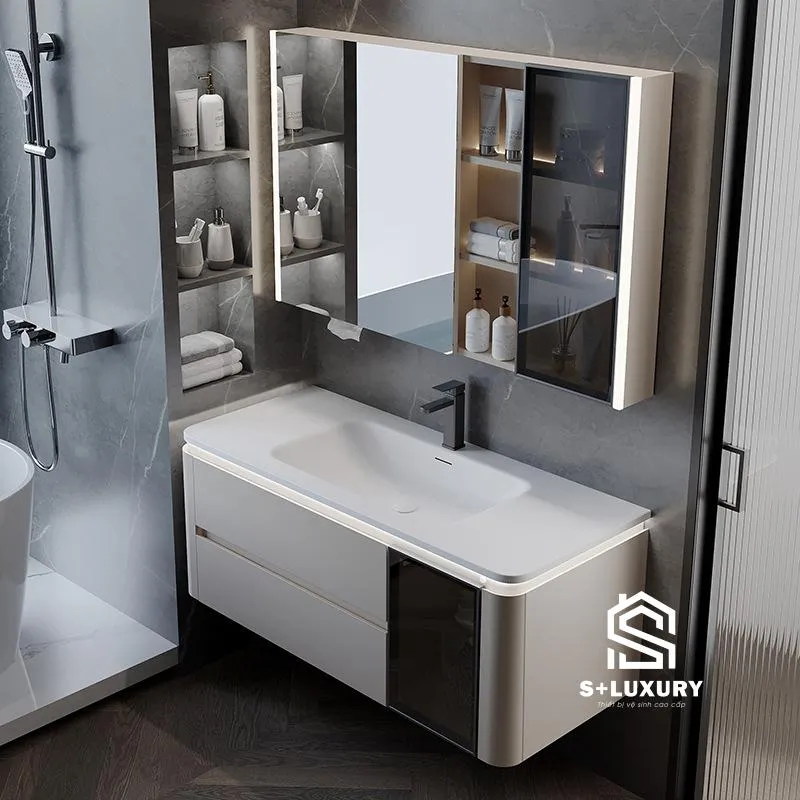 Phối cảnh thực tế bộ tủ chậu lavabo DH-02 màu trắng sứ viền vàng trong phòng tắm hiện đại Phối cảnh thực tế bộ tủ chậu lavabo DH-02 màu trắng sứ viền vàng trong phòng tắm hiện đại