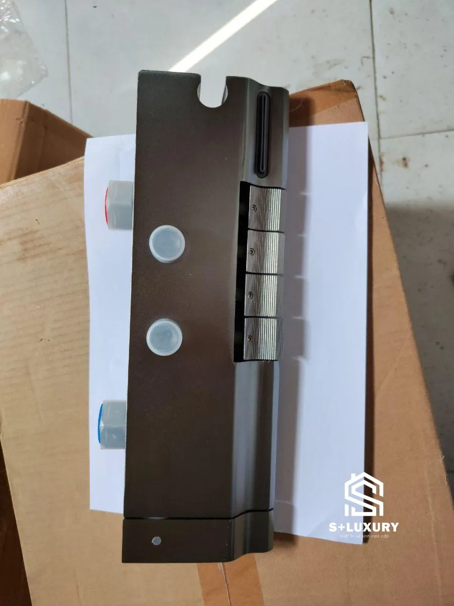 Chi tiết bảng phím đàn và màn hình LED hiển thị nhiệt độ của sen TS-4005