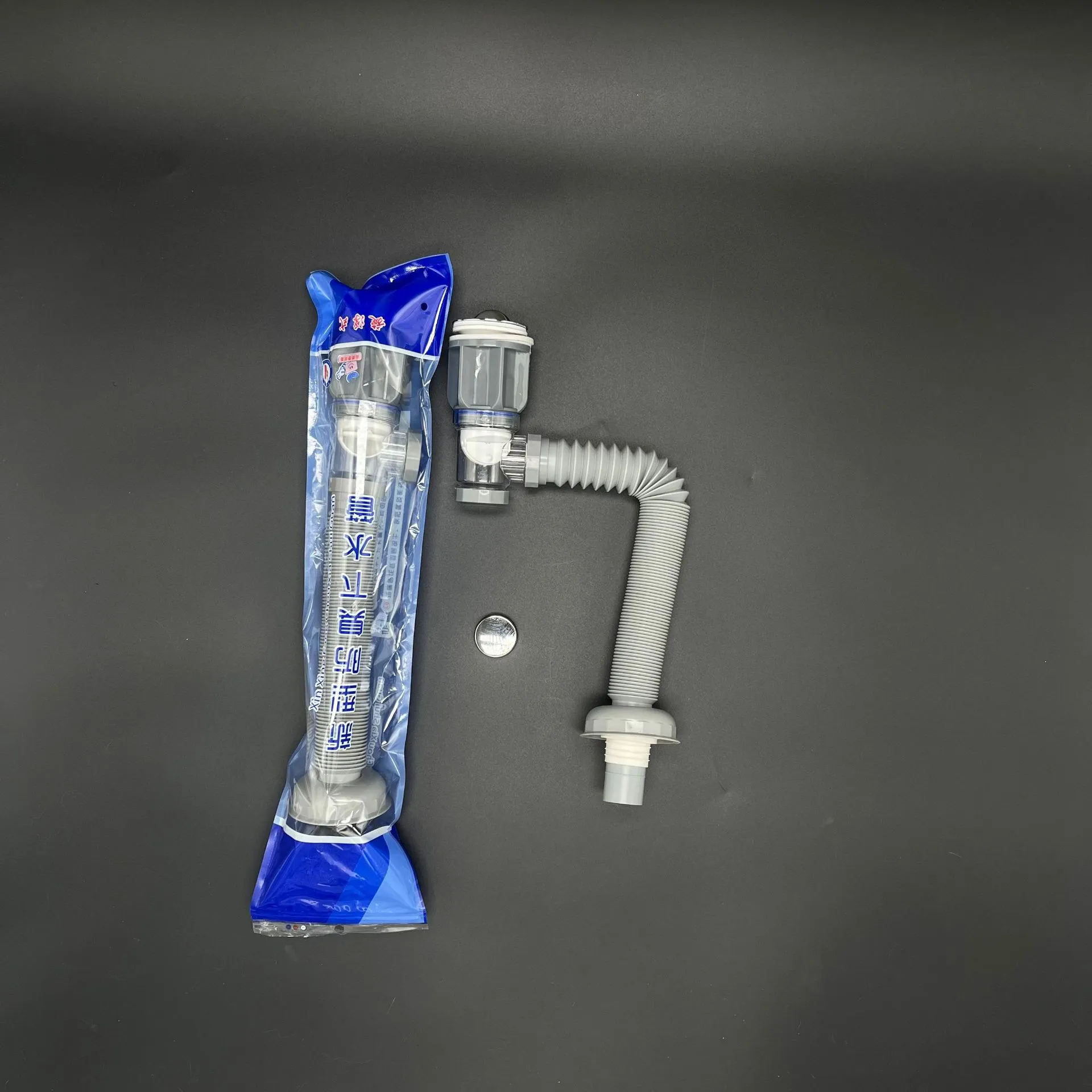 So Sánh Bộ Xi Phông Thoát Nước Đa Năng Vs Xi Phông Truyền Thống Bảng so sánh ưu điểm vượt trội của bộ xi phông đa năng 2 kiểu so với xi phông truyền thống dễ tắc rò rỉ